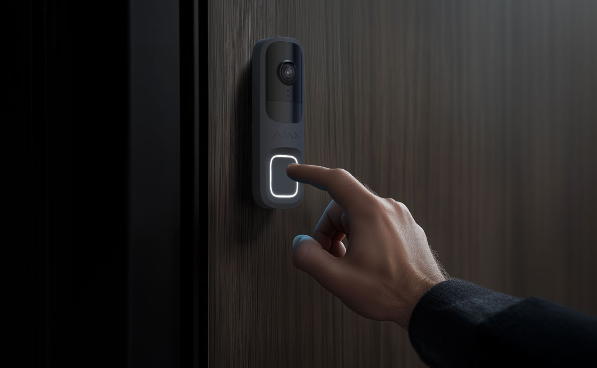 Lifestyle---Ajax-DoorBell-door-graphite-----ok